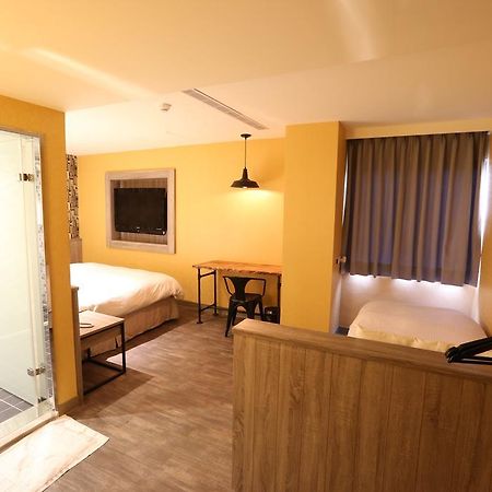 Central Hotel Taoyuan Eksteriør billede