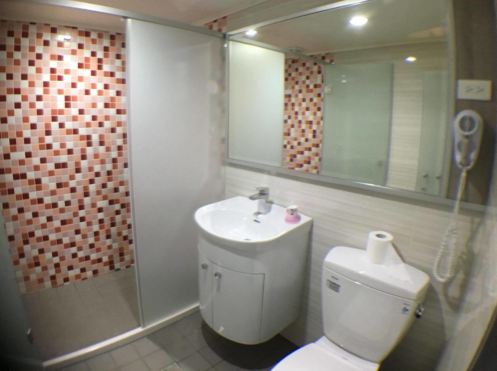 Central Hotel Taoyuan Eksteriør billede